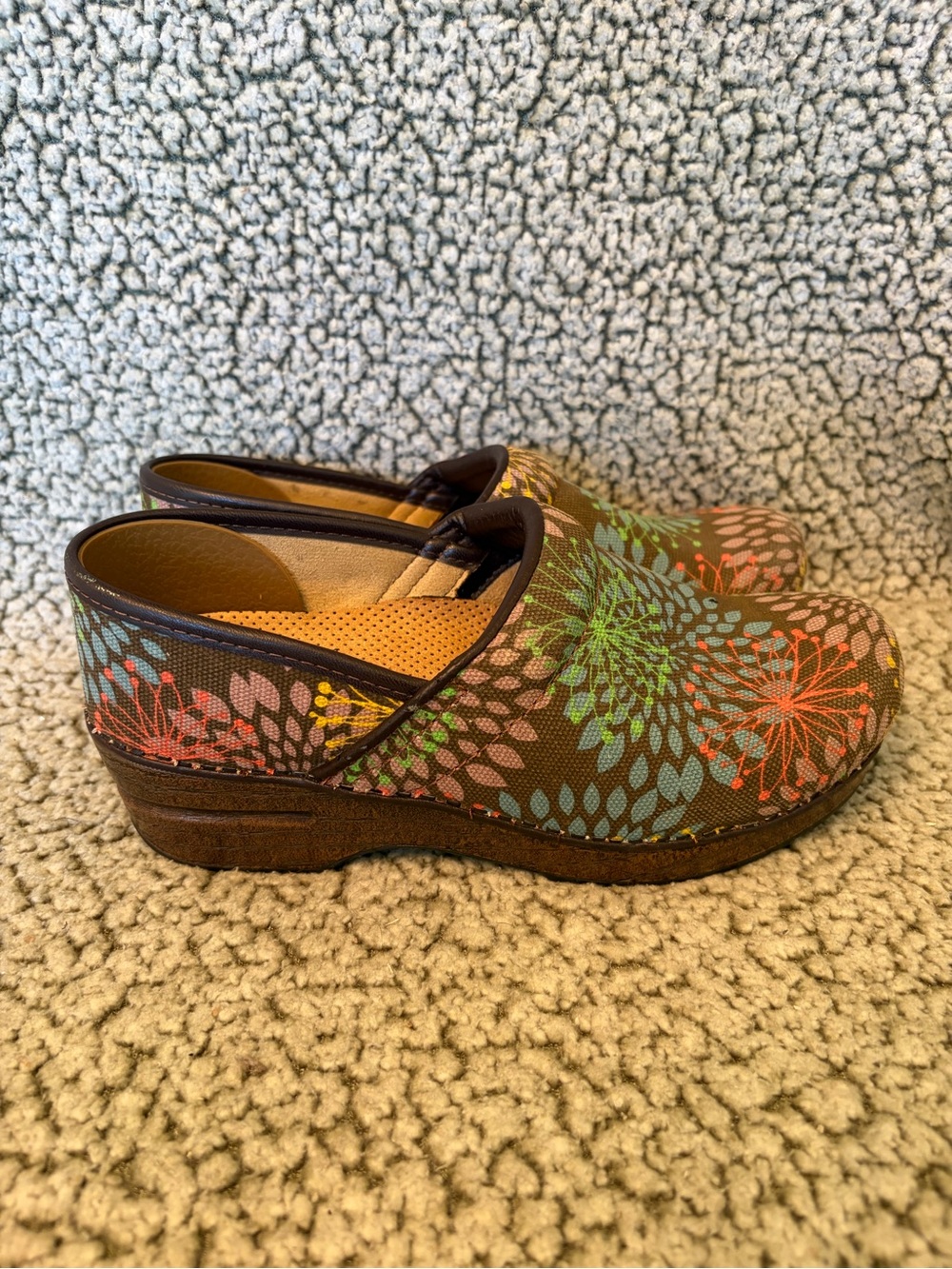 Dansko Women's Sz 37 EU Multicolor Floral Canvas Vegan Clogs Us 6.5-7